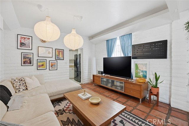 Detail Gallery Image 10 of 43 For 808 E Grand Blvd, Corona,  CA 92879 - 3 Beds | 2 Baths