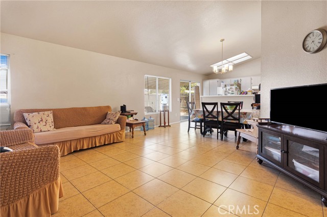 Detail Gallery Image 4 of 25 For 14753 Kimberly, Adelanto,  CA 92301 - 3 Beds | 2 Baths