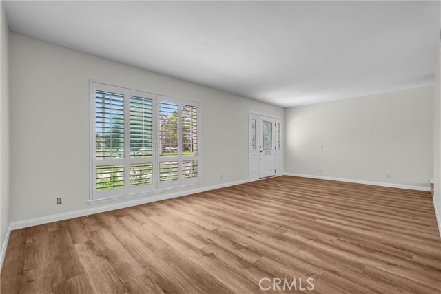 Image 5 of 29 For 4107 Larwin Avenue