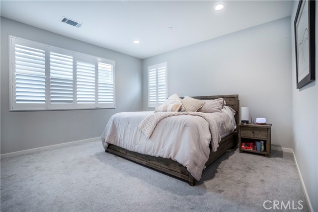 Detail Gallery Image 26 of 32 For 28604 Foothill, Saugus,  CA 91350 - 4 Beds | 3 Baths