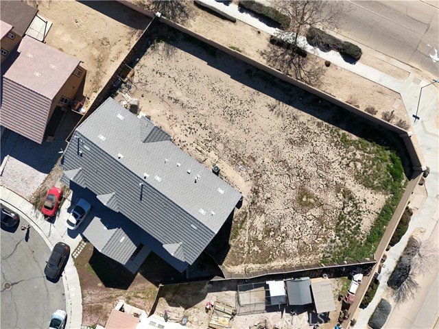 Detail Gallery Image 3 of 3 For 12909 Pearblossom St, Hesperia,  CA 92344 - 5 Beds | 2/1 Baths