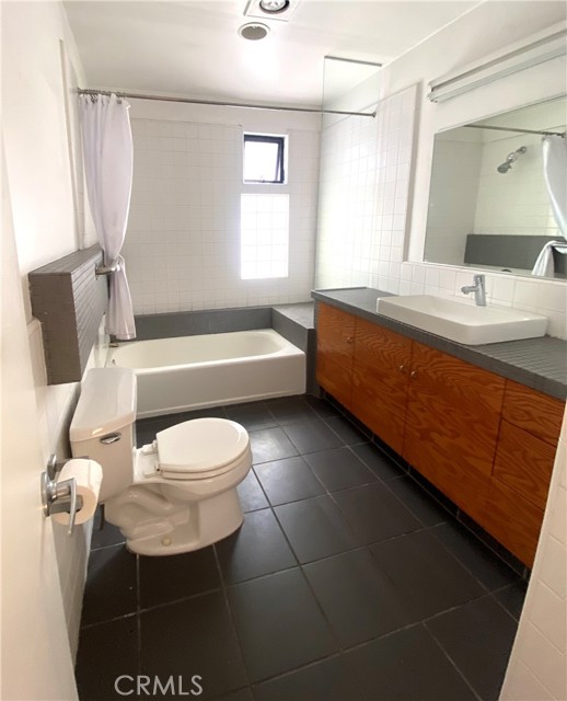 1113 Electric Avenue, Venice CA: https://media.crmls.org/medias/4d5899ef-e2cd-49ff-8687-ec57a35841c0.jpg