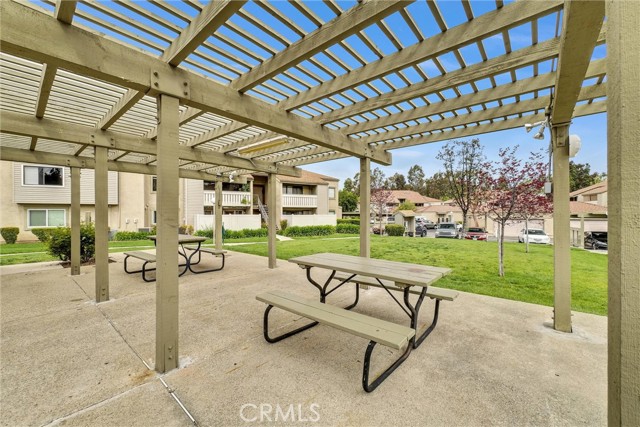 Detail Gallery Image 2 of 32 For 62 Country Mile Rd #168,  Pomona,  CA 91766 - 2 Beds | 2/1 Baths
