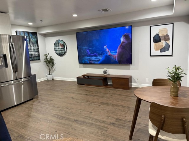 Detail Gallery Image 14 of 15 For 22237 Buena Ventura St #2,  Woodland Hills,  CA 91364 - 1 Beds | 1 Baths