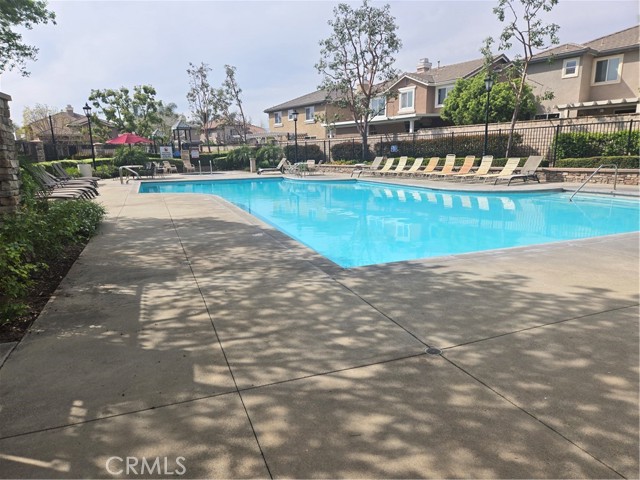 Detail Gallery Image 10 of 10 For 151 Carrotwood Ln Ln, Pomona,  CA 91767 - 4 Beds | 3 Baths