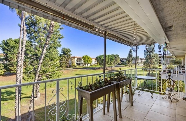 Detail Gallery Image 1 of 38 For 2390 via Mariposa 3c,  Laguna Woods,  CA 92637 - 1 Beds | 1 Baths