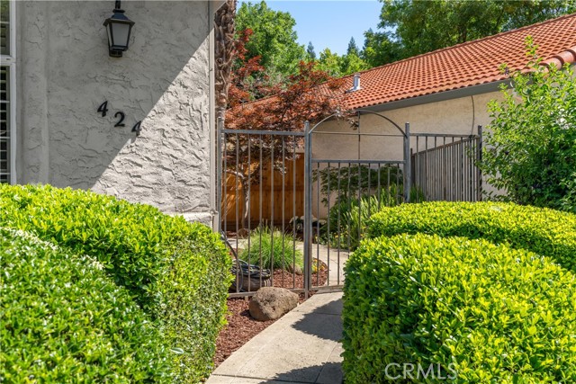 Detail Gallery Image 3 of 40 For 424 Mission Santa Fe Cir, Chico,  CA 95926 - 3 Beds | 2 Baths