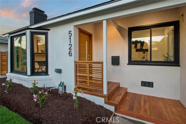 Detail Gallery Image 1 of 28 For 5126 Chesley Ave, Los Angeles,  CA 90043 - 4 Beds | 2 Baths