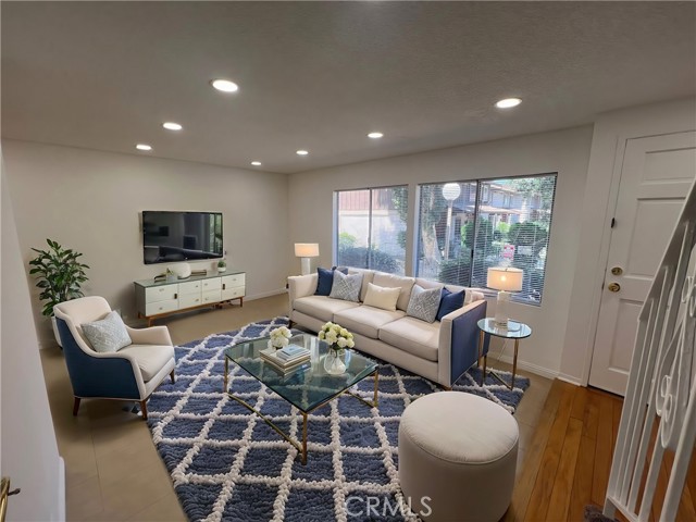 Detail Gallery Image 1 of 17 For 6635 Wilbur Ave #36,  Reseda,  CA 91335 - 3 Beds | 1/1 Baths