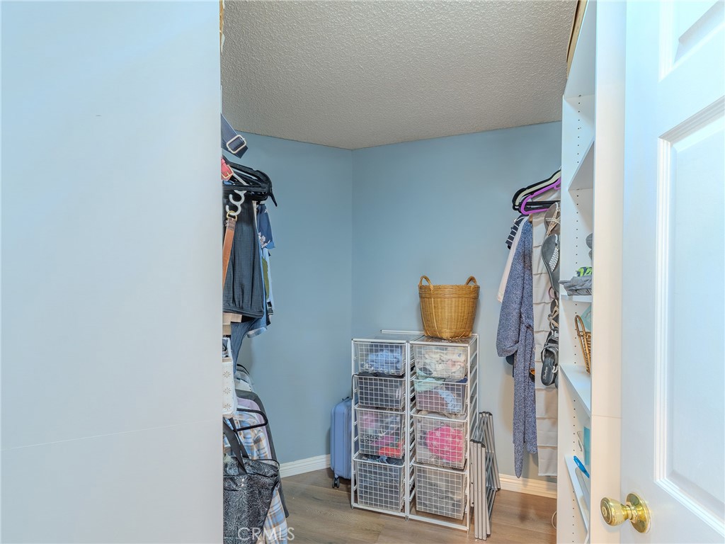 https://media.crmls.org/medias/4d5b7bd0-509d-47a3-8209-30d12215329d.jpg?preset=X-Large