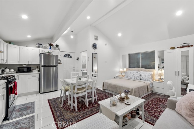 7228 Jamieson Avenue, Reseda CA: https://media.crmls.org/medias/4d5bb7b3-68e5-4632-a28b-bacb67717623.jpg