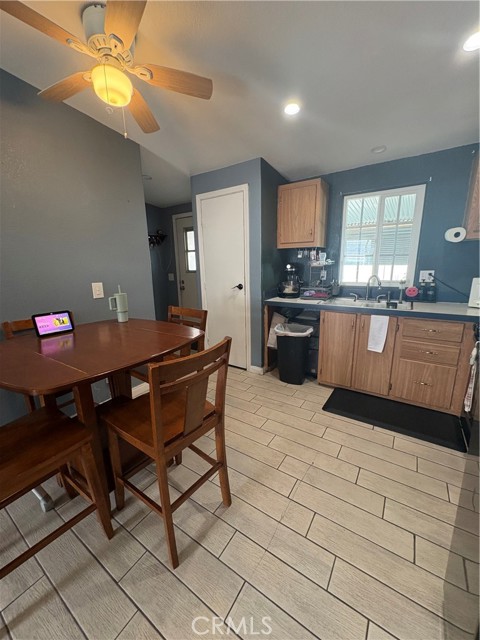 Detail Gallery Image 17 of 24 For 3825 Crestmore Rd #414,  Riverside,  CA 92509 - 3 Beds | 2 Baths