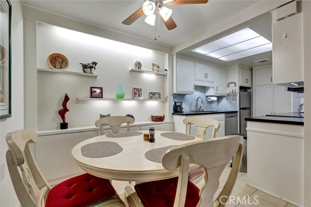 Detail Gallery Image 7 of 30 For 2276 2276 via Mariposa East #D,  Laguna Woods,  CA 92677 - 2 Beds | 1 Baths