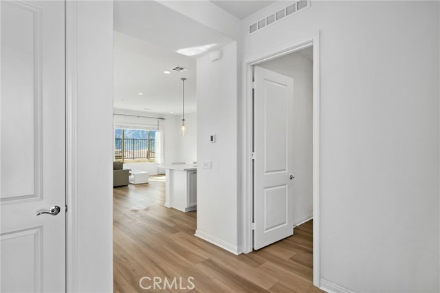 Detail Gallery Image 5 of 71 For 11957 Shadeland, Corona,  CA 92883 - 2 Beds | 2 Baths