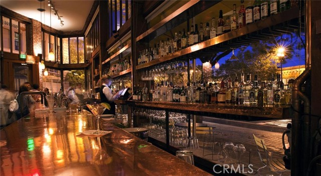100 Van Ness Avenue, San Francisco CA: https://media.crmls.org/medias/4d5d6f6e-751c-448c-8fd0-c84f092839f8.jpg