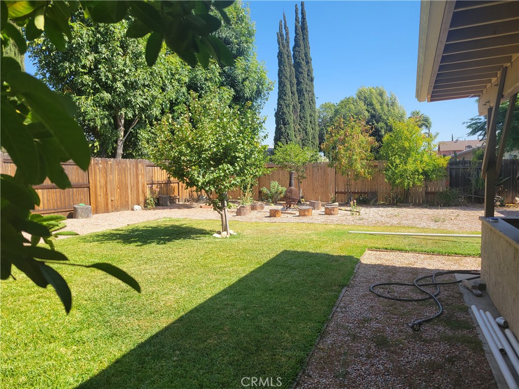 https://media.crmls.org/medias/4d5da4e4-1d84-414a-a9d5-c08bf1995eb6.jpg?preset=X-Large