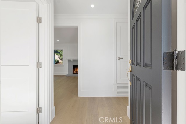 Detail Gallery Image 8 of 39 For 10133 Whitaker Ave, Granada Hills,  CA 91343 - 3 Beds | 3 Baths