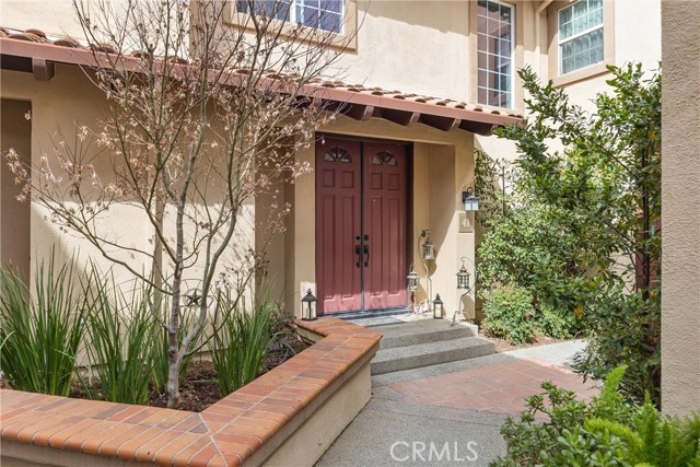 MLS# OC23028928