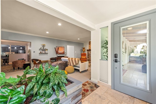 5893 Oak Knolls Road, Simi Valley CA: https://media.crmls.org/medias/4d5e2a16-3c7e-4ab3-ab2d-ff525c55303c.jpg