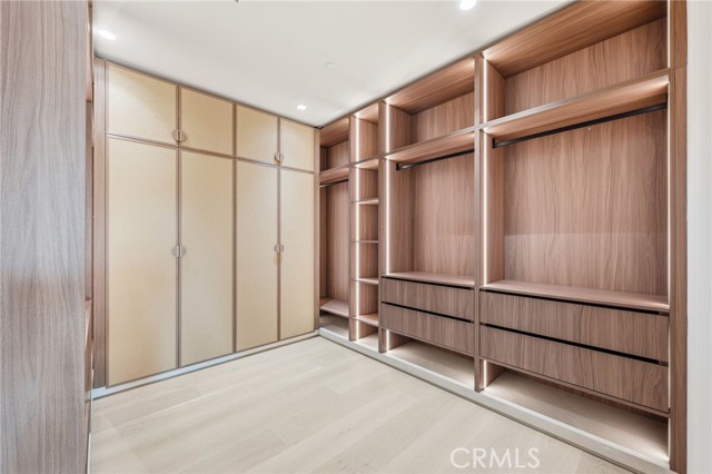 Detail Gallery Image 25 of 41 For 16782 Otsego, Encino,  CA 91436 - 6 Beds | 6/1 Baths