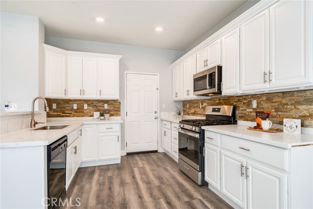 Detail Gallery Image 14 of 43 For 34083 Lily Rd #33,  Yucaipa,  CA 92399 - 3 Beds | 2/1 Baths