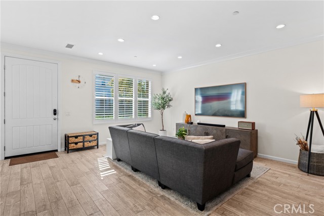Detail Gallery Image 9 of 42 For 123 Mighty Oak, Irvine,  CA 92602 - 2 Beds | 2/1 Baths