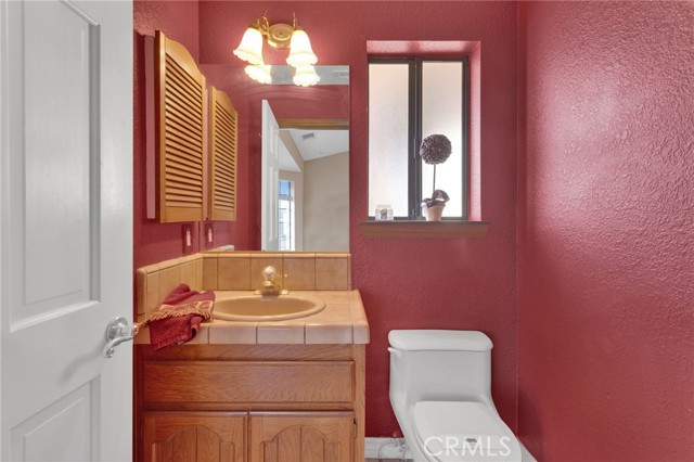 Detail Gallery Image 13 of 65 For 13889 Olathe Rd, Apple Valley,  CA 92307 - 5 Beds | 2/1 Baths