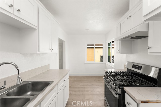 Detail Gallery Image 62 of 62 For 825 S Shelton St, Santa Ana,  CA 92703 - 3 Beds | 3 Baths