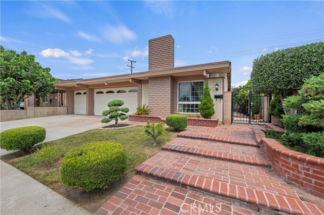 Image 2 for 5154 Meadow Wood Ave, Lakewood, CA 90712