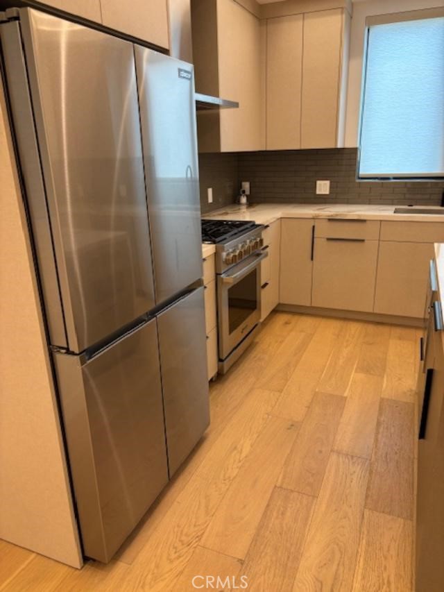 Detail Gallery Image 4 of 18 For 14553 Benefit St, Sherman Oaks,  CA 91403 - 3 Beds | 3/1 Baths