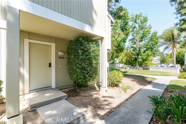 22139 burbank, Woodland Hills CA: https://media.crmls.org/medias/4d627328-7380-4a95-bb67-7b9db8e95c2d.jpg