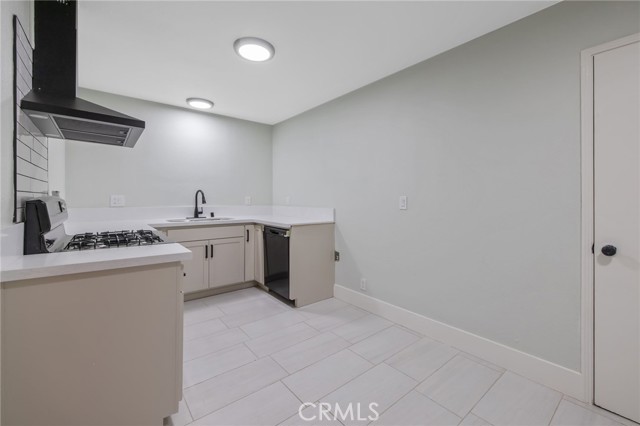 Detail Gallery Image 11 of 27 For 2452 S Holloway Ave, Fresno,  CA 93725 - 3 Beds | 1 Baths