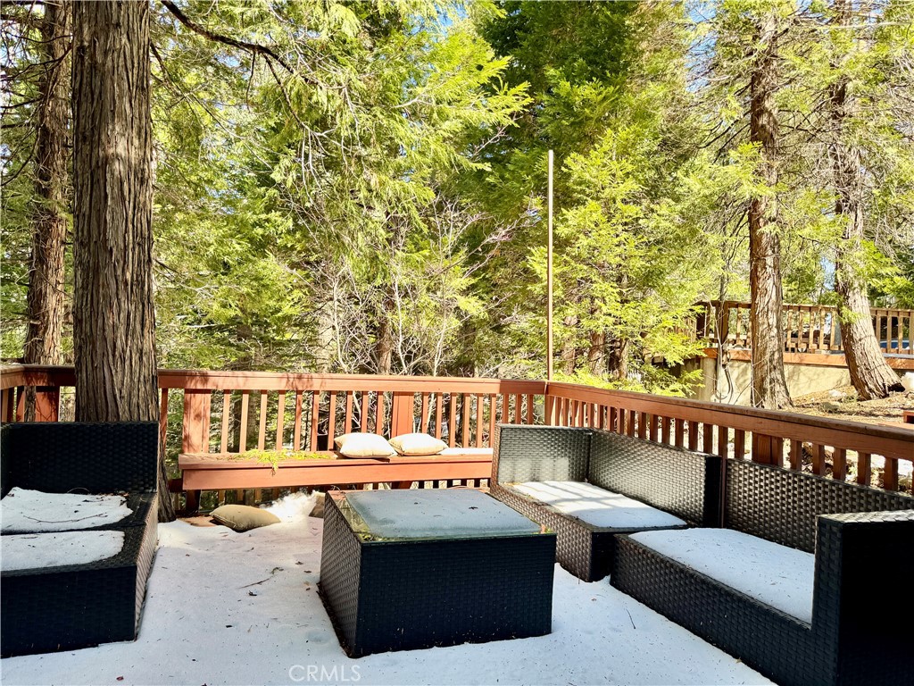 https://media.crmls.org/medias/4d629087-ccb0-47be-b656-3aad312d311b.jpg?preset=X-Large