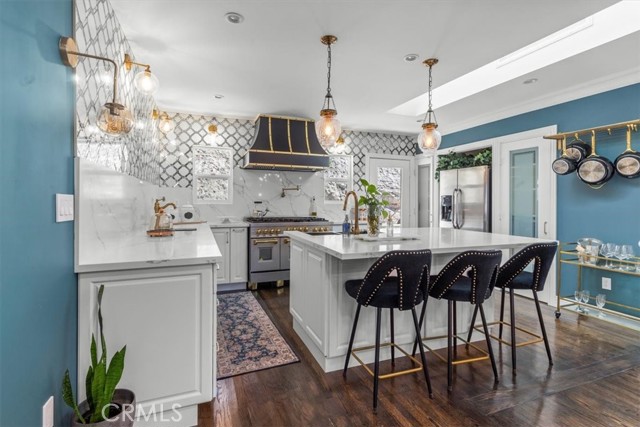 Detail Gallery Image 10 of 35 For 5201 Sale Ave, Woodland Hills,  CA 91364 - 3 Beds | 2 Baths