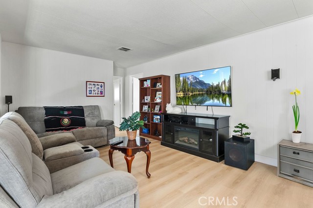 24921 Muirlands Boulevard, Lake Forest CA: https://media.crmls.org/medias/4d633ae4-a58a-45b1-b10e-37f0aada8975.jpg