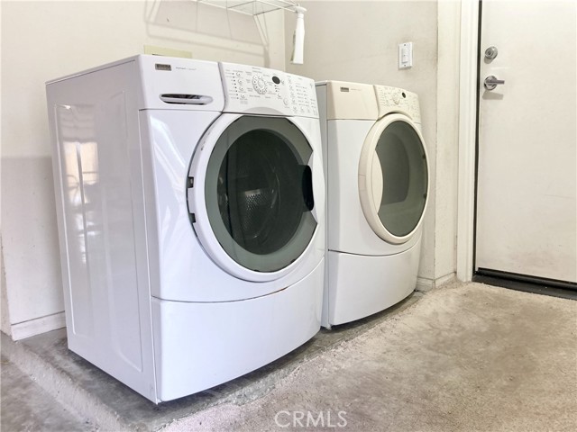 Detail Gallery Image 8 of 11 For 904 Reggio Aisle, Irvine,  CA 92606 - 2 Beds | 2 Baths