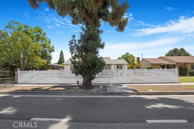 Detail Gallery Image 2 of 29 For 16038 Devonshire St, Granada Hills,  CA 91344 - 3 Beds | 2 Baths