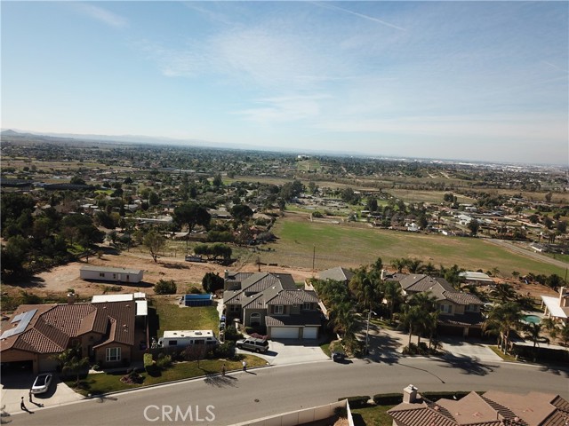 5505 Sunset Ridge Drive, Jurupa Valley CA: https://media.crmls.org/medias/4d648bb7-f657-472c-a71d-4819a5d0c7cc.jpg
