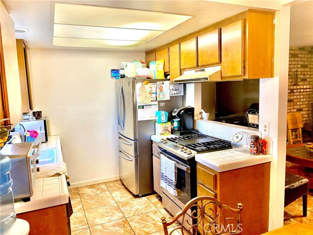 Detail Gallery Image 4 of 13 For 17441 Virginia Ave #E,  Bellflower,  CA 90706 - 3 Beds | 2 Baths