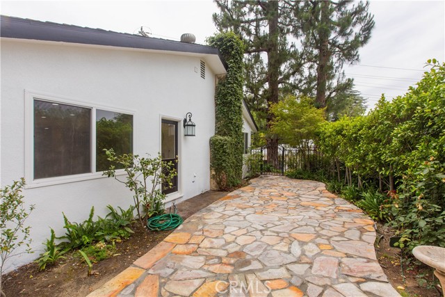 14879 Jadestone Drive, Sherman Oaks CA: https://media.crmls.org/medias/4d64f8dc-bc8f-4087-83af-617fcb56a236.jpg
