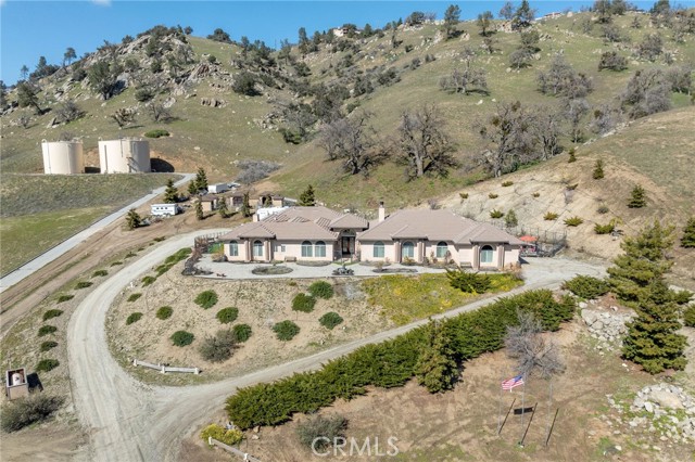 Detail Gallery Image 2 of 75 For 26551 Cumberland Rd, Tehachapi,  CA 93561 - 5 Beds | 6/1 Baths