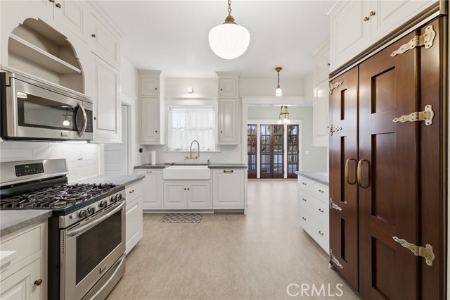 Detail Gallery Image 15 of 56 For 1200 Cedar Ave, Redlands,  CA 92373 - 5 Beds | 3 Baths