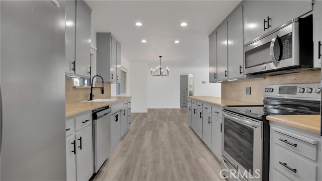 Image 14 of 28 For 2060 Loyola Way