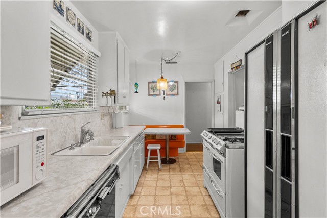 Detail Gallery Image 18 of 64 For 16026 Septo St, Granada Hills,  CA 91343 - 3 Beds | 2/2 Baths