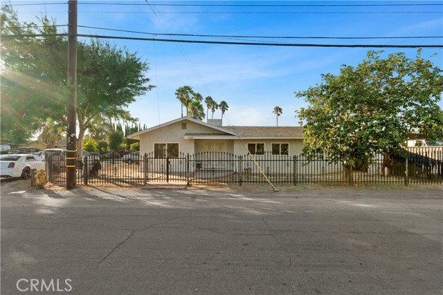 13847 Estelle Street, Corona CA: https://media.crmls.org/medias/4d682b7c-55d0-4c35-b6b9-ab9479bacfb0.jpg