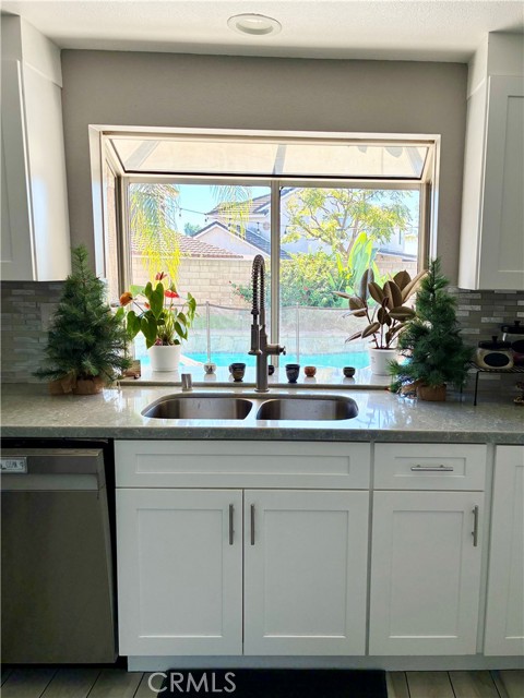 Detail Gallery Image 7 of 23 For 40060 Milkwood Lane, Murrieta,  CA 92562 - 4 Beds | 2/1 Baths