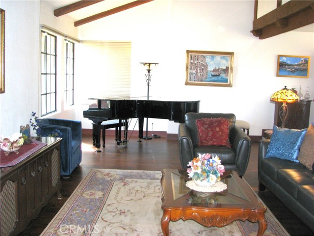 Detail Gallery Image 41 of 72 For 10451 Ormond St, Shadow Hills,  CA 91040 - 3 Beds | 2/1 Baths