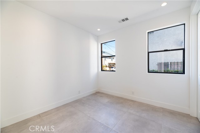 Detail Gallery Image 12 of 26 For 1809 S Longwood, Los Angeles,  CA 90019 - 4 Beds | 3 Baths