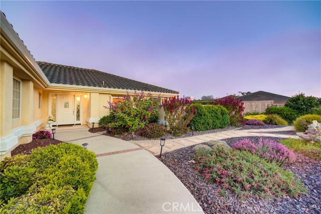 585 Red Tail Meadow Lane, Arroyo Grande CA: https://media.crmls.org/medias/4d697335-899a-4c7a-b346-e7c74d01cd8e.jpg