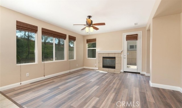 32023 Cottage Glen Drive, Lake Elsinore CA: https://media.crmls.org/medias/4d699a37-eb55-4d06-b56d-0adafbb3c2cc.jpg